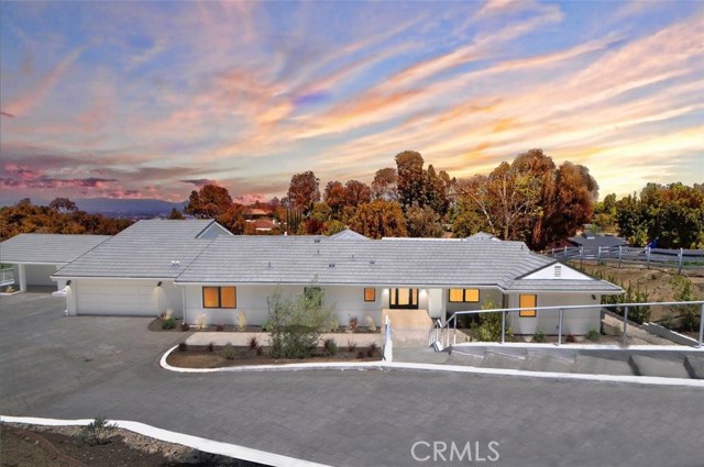 1 Chuckwagon Road, Rolling Hills, California 90274, 4 Bedrooms Bedrooms, ,3 BathroomsBathrooms,Residential,Sold,Chuckwagon,SB19026920