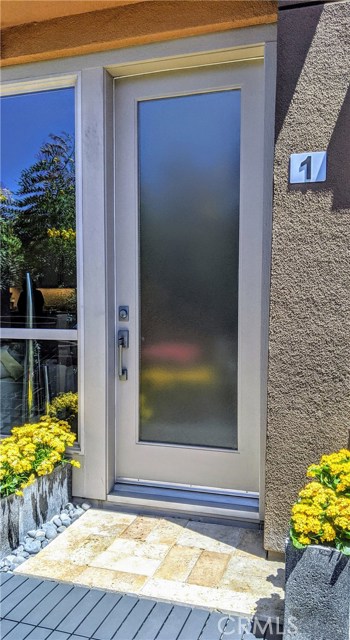 2 Bed Home for Sale in Hawthorne, California