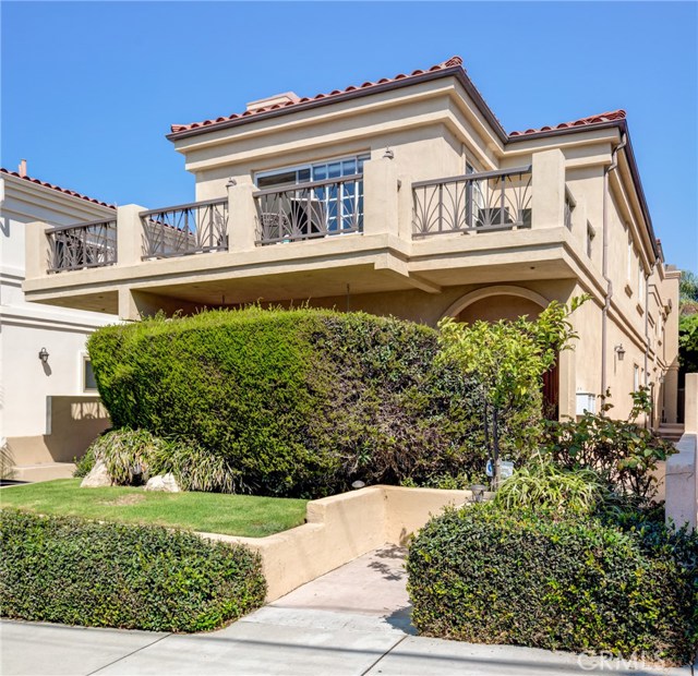 716 Lucia Avenue, Redondo Beach, California 90277, 3 Bedrooms Bedrooms, ,2 BathroomsBathrooms,Residential,Sold,Lucia,PV20207865