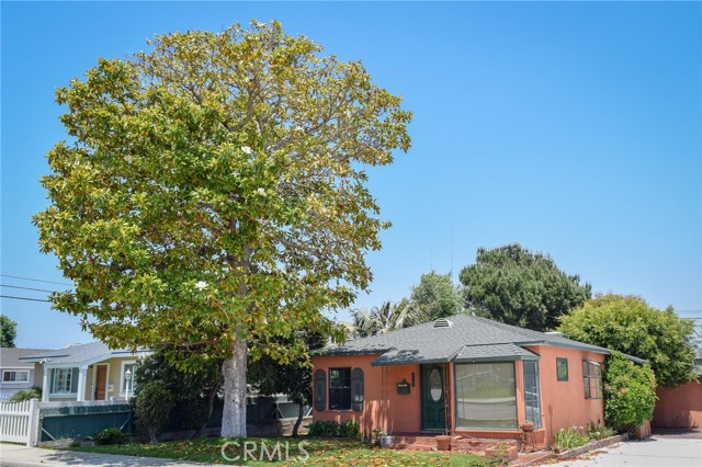 2203 Graham Avenue, Redondo Beach, California 90278, 2 Bedrooms Bedrooms, ,1 BathroomBathrooms,Residential,Sold,Graham,SB18146559