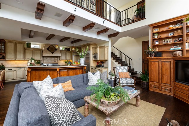 720 33rd Street, Manhattan Beach, California 90266, 5 Bedrooms Bedrooms, ,3 BathroomsBathrooms,Residential,Sold,33rd,SB19184166