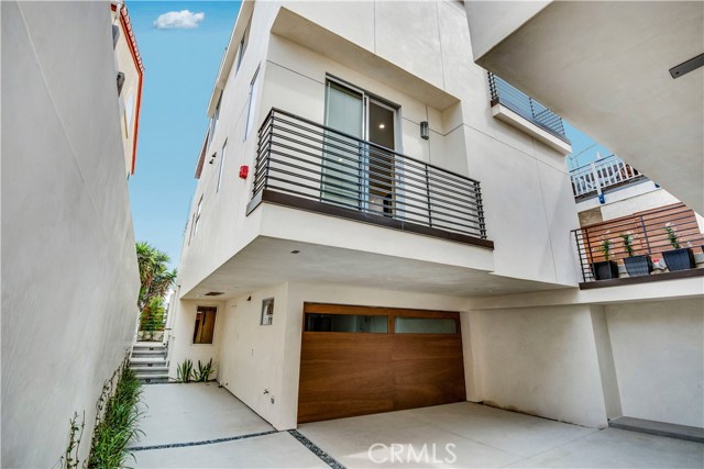 830 Loma Drive, Hermosa Beach, California 90254, 3 Bedrooms Bedrooms, ,2 BathroomsBathrooms,Residential,Sold,Loma,PV18054858