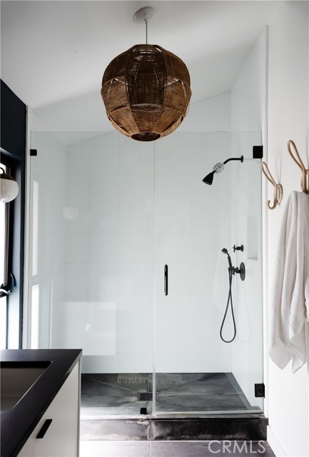 587 36th Street, Manhattan Beach, California 90266, 3 Bedrooms Bedrooms, ,2 BathroomsBathrooms,Residential,Sold,36th,SB21105044