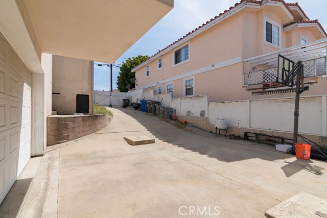 1931 Voorhees Avenue, Redondo Beach, California 90278, 4 Bedrooms Bedrooms, ,2 BathroomsBathrooms,Residential,Sold,Voorhees,SB17090969