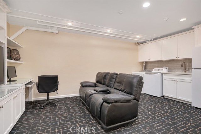 2016 Mathews Avenue, Redondo Beach, California 90278, 2 Bedrooms Bedrooms, ,3 BathroomsBathrooms,Residential,Sold,Mathews,SW19218319