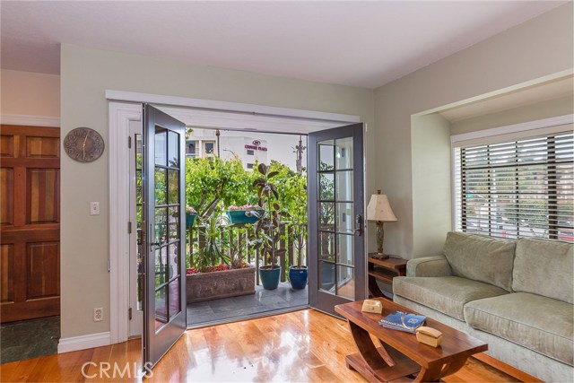 324 Catalina Avenue, Redondo Beach, California 90277, 2 Bedrooms Bedrooms, ,1 BathroomBathrooms,Residential,Sold,Catalina,SB19092970