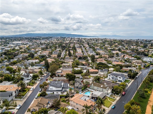 3000 Poinsettia Avenue, Manhattan Beach, California 90266, 4 Bedrooms Bedrooms, ,2 BathroomsBathrooms,Residential,Sold,Poinsettia,SB19105944