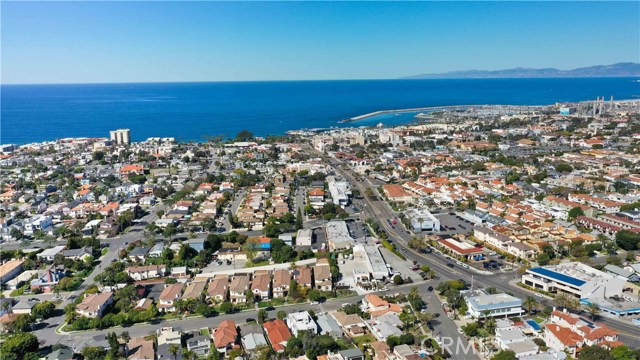 Aerial photo showing proximity to the coast.