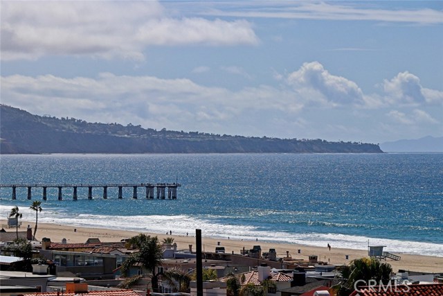 300 28th Street, Hermosa Beach, California 90254, 4 Bedrooms Bedrooms, ,4 BathroomsBathrooms,Residential,Sold,28th,SB18066666