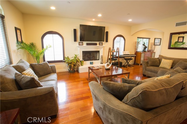 508 Lucia Avenue, Redondo Beach, California 90277, 4 Bedrooms Bedrooms, ,2 BathroomsBathrooms,Residential,Sold,Lucia,SB17079122