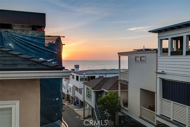 229 19th Street, Manhattan Beach, California 90266, ,Residential Income,Sold,19th,SB19153682