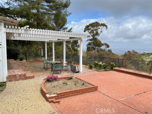 2 Flying Mane Road, Rolling Hills, California 90274, 3 Bedrooms Bedrooms, ,1 BathroomBathrooms,Residential,Sold,Flying Mane,PV21031818