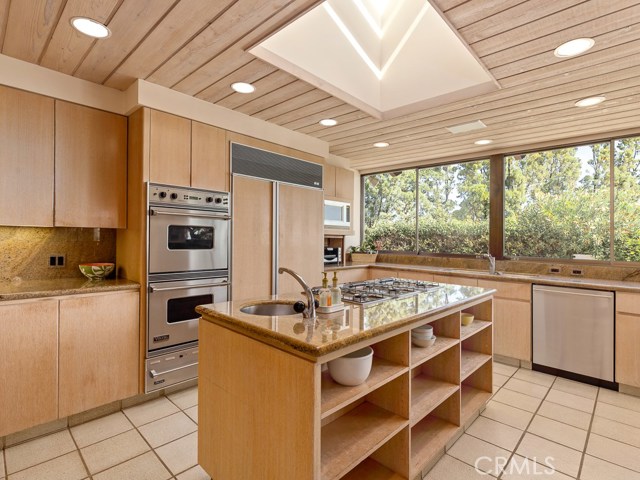 8 Eastfield Drive, Rolling Hills, California 90274, 5 Bedrooms Bedrooms, ,2 BathroomsBathrooms,Residential,Sold,Eastfield,SB17221489