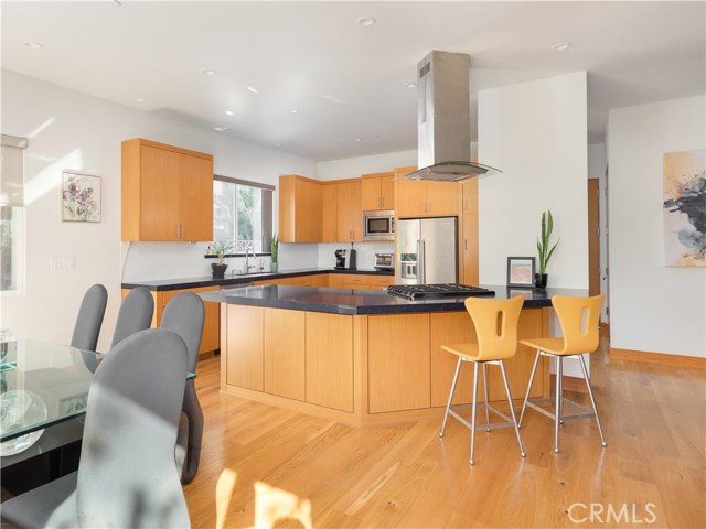 2108 Gates Avenue, Redondo Beach, California 90278, 4 Bedrooms Bedrooms, ,4 BathroomsBathrooms,Residential,Sold,Gates,SB20231175