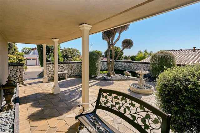 Gorgeous walkway to the front door