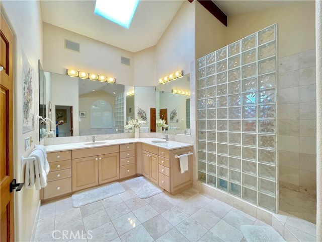 808 Juanita Avenue, Redondo Beach, California 90277, 5 Bedrooms Bedrooms, ,3 BathroomsBathrooms,Residential,Sold,Juanita,IN21096343