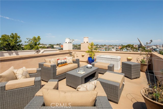 1704 Harper Avenue, Redondo Beach, California 90278, 4 Bedrooms Bedrooms, ,3 BathroomsBathrooms,Residential,Sold,Harper,SB19215045