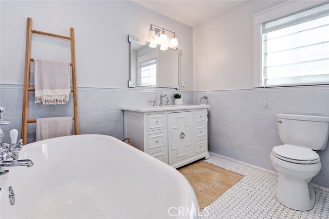 508 Rosecrans Avenue, Manhattan Beach, California 90266, 4 Bedrooms Bedrooms, ,3 BathroomsBathrooms,Residential,Sold,Rosecrans,SB20193672