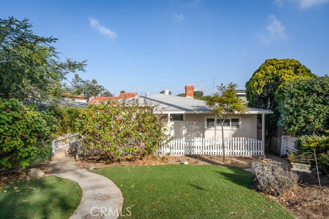 609 35th Street, Manhattan Beach, California 90266, 4 Bedrooms Bedrooms, ,1 BathroomBathrooms,Residential,Sold,35th,SB20233626