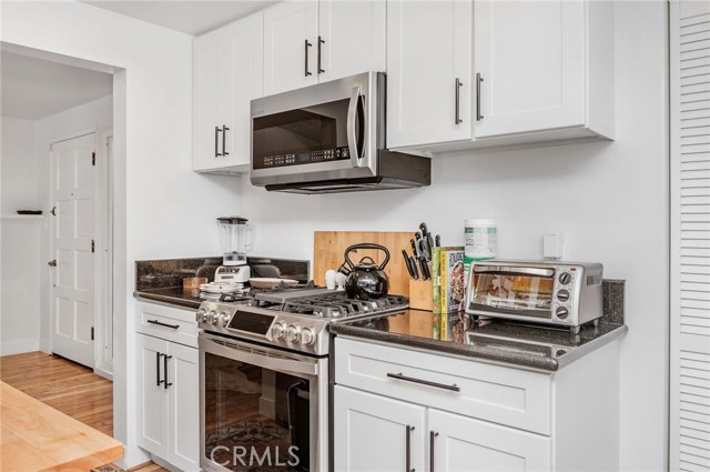 516 24th Street, Hermosa Beach, California 90254, 2 Bedrooms Bedrooms, ,1 BathroomBathrooms,Residential,Sold,24th,SB20201077