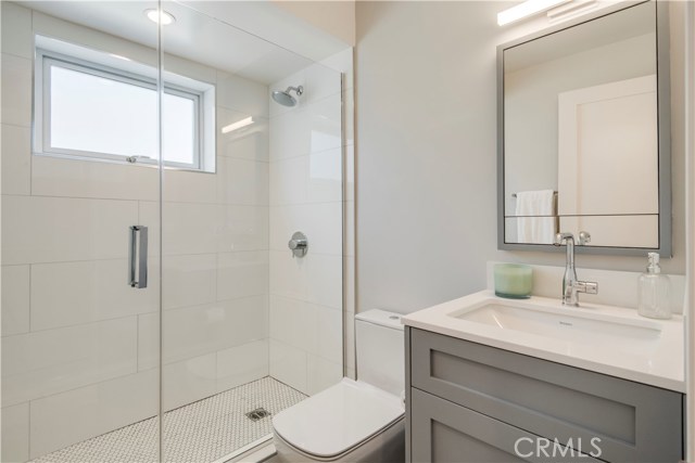 409 3rd Street, Manhattan Beach, California 90266, 5 Bedrooms Bedrooms, ,2 BathroomsBathrooms,Residential,Sold,3rd,SB19219164