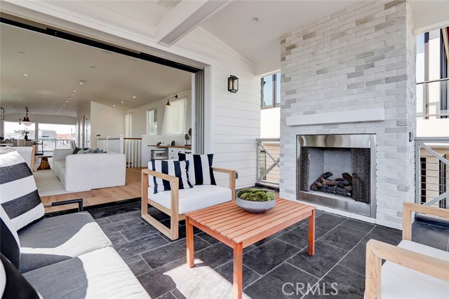 229 8th Street, Manhattan Beach, California 90266, 5 Bedrooms Bedrooms, ,4 BathroomsBathrooms,Residential,Sold,8th,SB20113486