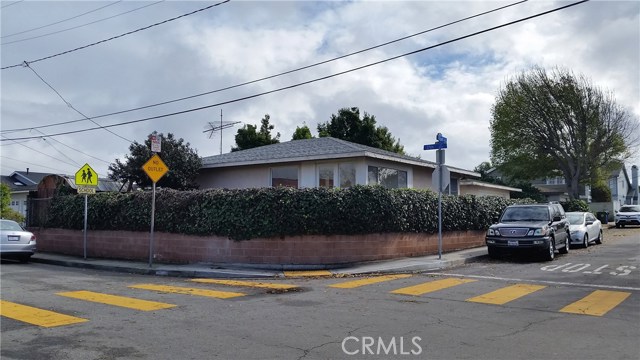 1400 17th Street, Manhattan Beach, California 90266, 2 Bedrooms Bedrooms, ,2 BathroomsBathrooms,Residential,Sold,17th,SB19026209
