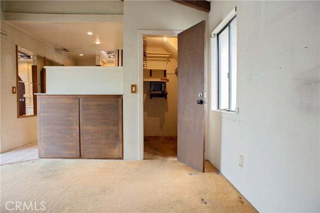 MASTER BEDROOM WALK IN CLOSET