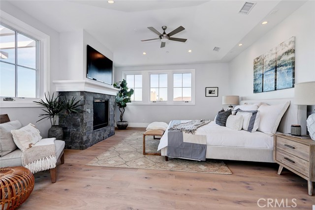 849 12th Court Court, Manhattan Beach, California 90266, 5 Bedrooms Bedrooms, ,4 BathroomsBathrooms,Residential,Sold,12th Court,SB20049041