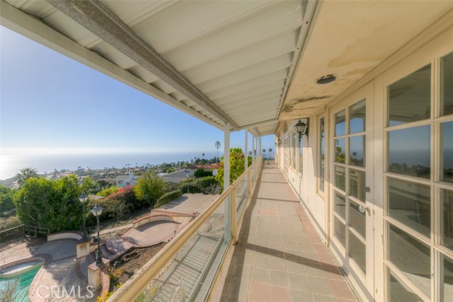 6440 Chartres Drive, Rancho Palos Verdes, California 90275, 7 Bedrooms Bedrooms, ,4 BathroomsBathrooms,Residential,Sold,Chartres,AR18269780