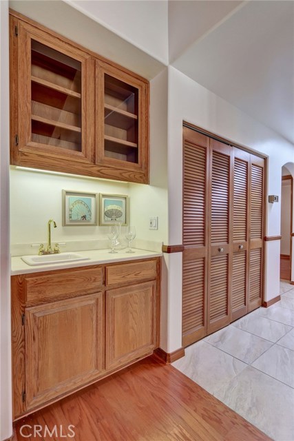 22 Dover Place, Manhattan Beach, California 90266, 2 Bedrooms Bedrooms, ,2 BathroomsBathrooms,Residential,Sold,Dover,SB18247176