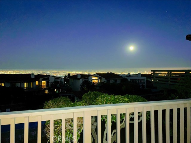 18 Hilltop Cir, Rancho Palos Verdes, California 90275, 3 Bedrooms Bedrooms, ,1 BathroomBathrooms,Residential,Sold,Hilltop Cir,PV21026814