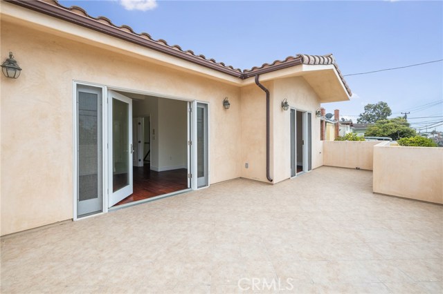 531 Prospect Avenue, Redondo Beach, California 90277, 4 Bedrooms Bedrooms, ,3 BathroomsBathrooms,Residential,Sold,Prospect,SB20117402