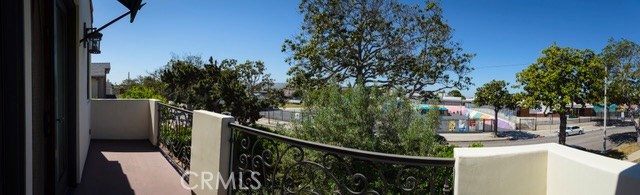 618 Maria Avenue, Redondo Beach, California 90277, 4 Bedrooms Bedrooms, ,2 BathroomsBathrooms,Residential,Sold,Maria,SB17056583