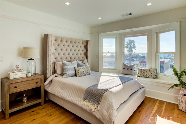 124 Guadalupe Avenue, Redondo Beach, California 90277, 3 Bedrooms Bedrooms, ,2 BathroomsBathrooms,Residential,Sold,Guadalupe,SB19041117