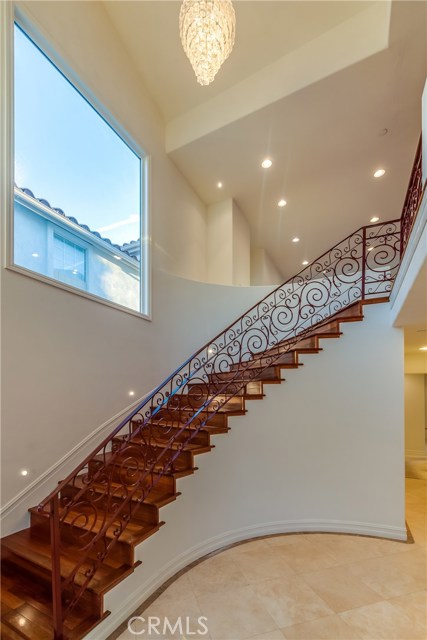 607 Guadalupe Avenue, Redondo Beach, California 90277, 4 Bedrooms Bedrooms, ,4 BathroomsBathrooms,Residential,Sold,Guadalupe,PV18043170