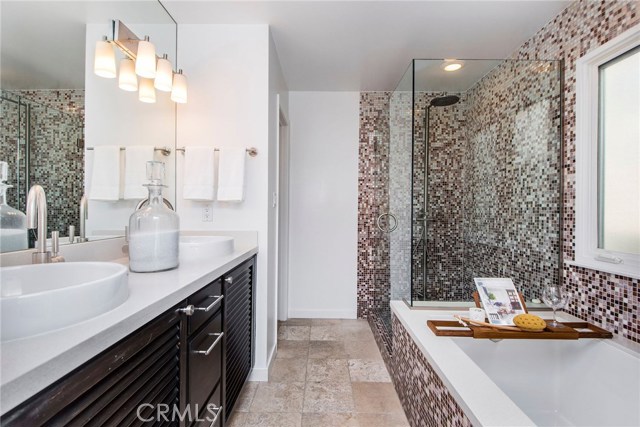 315 24th Street, Manhattan Beach, California 90266, 3 Bedrooms Bedrooms, ,3 BathroomsBathrooms,Residential,Sold,24th,SB19094149