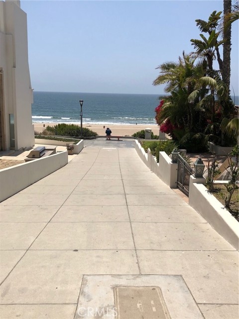 121 15th Street, Manhattan Beach, California 90266, 3 Bedrooms Bedrooms, ,3 BathroomsBathrooms,Residential,Sold,15th,SB18131907