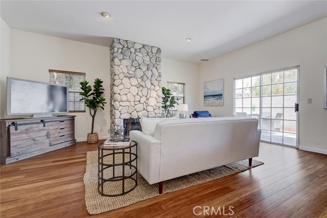 2009 FARRELL AVENUE, Redondo Beach, California 90278, 4 Bedrooms Bedrooms, ,3 BathroomsBathrooms,Residential,Sold,FARRELL AVENUE,SB21152494