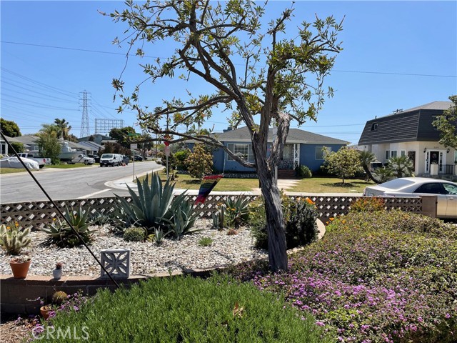 2415 Thomas Avenue, Redondo Beach, California 90278, 4 Bedrooms Bedrooms, ,2 BathroomsBathrooms,Residential,Sold,Thomas,SB21078397