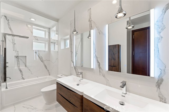 1914 Marshallfield Lane, Redondo Beach, California 90278, 4 Bedrooms Bedrooms, ,3 BathroomsBathrooms,Residential,Sold,Marshallfield,SB20122923