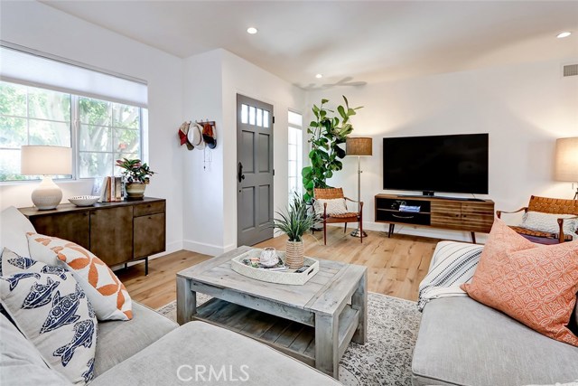 3513 Oak Avenue, Manhattan Beach, California 90266, 3 Bedrooms Bedrooms, ,1 BathroomBathrooms,Residential,Sold,Oak,SB20182757