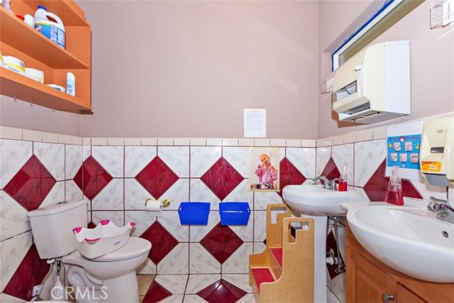 Lynwood, ,Commercial,For Sale,Lynwood,CV20155528