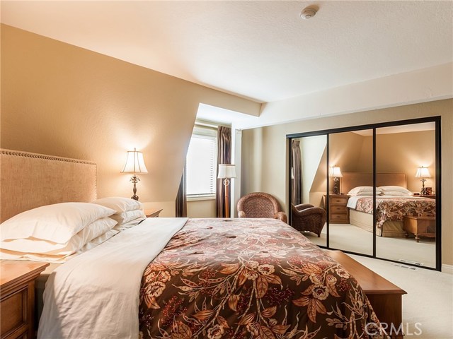 317 Broadway, Redondo Beach, California 90277, 3 Bedrooms Bedrooms, ,2 BathroomsBathrooms,Residential,Sold,Broadway,SB17224085