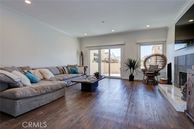 444 Hermosa Avenue, Hermosa Beach, California 90254, 3 Bedrooms Bedrooms, ,3 BathroomsBathrooms,Residential,Sold,Hermosa,SB21151683