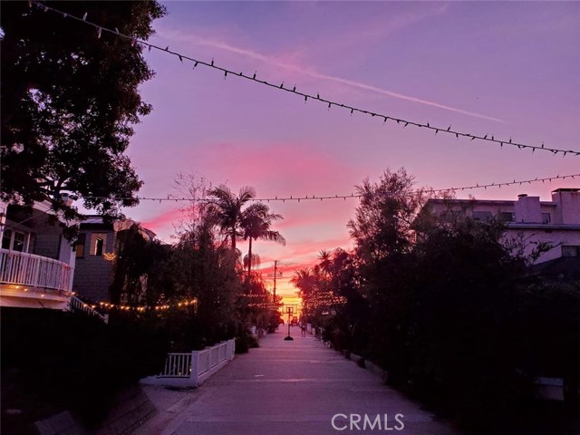 317 8th Street, Manhattan Beach, California 90266, 3 Bedrooms Bedrooms, ,3 BathroomsBathrooms,Residential,Sold,8th,SB20230054
