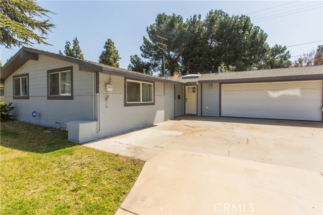 Detail Gallery Image 1 of 1 For 332 W Ashby St, Azusa,  CA 91702 - 3 Beds | 2 Baths