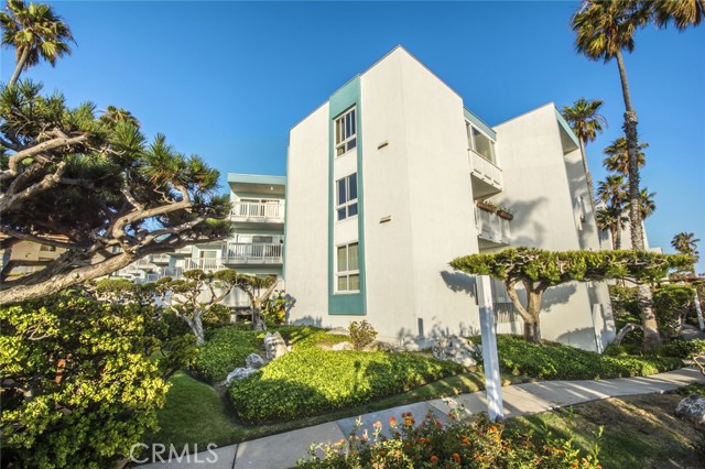 610 The Village, Redondo Beach, California 90277, ,1 BathroomBathrooms,Residential,Sold,The Village,SB18261977