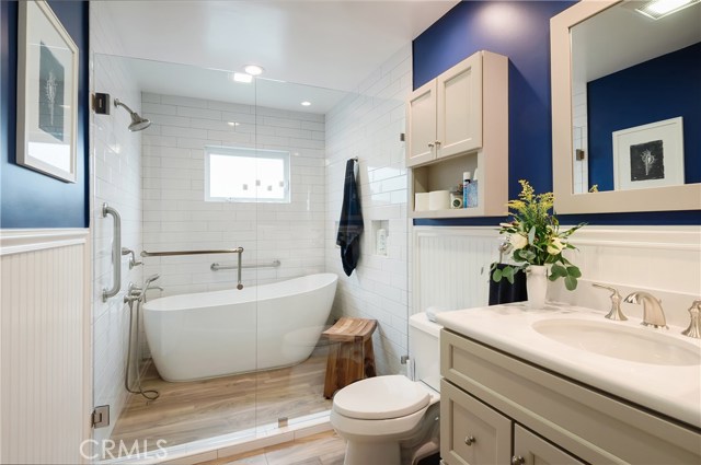 569 31st Street, Manhattan Beach, California 90266, 5 Bedrooms Bedrooms, ,3 BathroomsBathrooms,Residential,Sold,31st,SB20164744