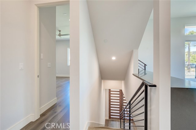 1922 Vanderbilt Lane, Redondo Beach, California 90278, 5 Bedrooms Bedrooms, ,5 BathroomsBathrooms,Residential,Sold,Vanderbilt,PV19214347